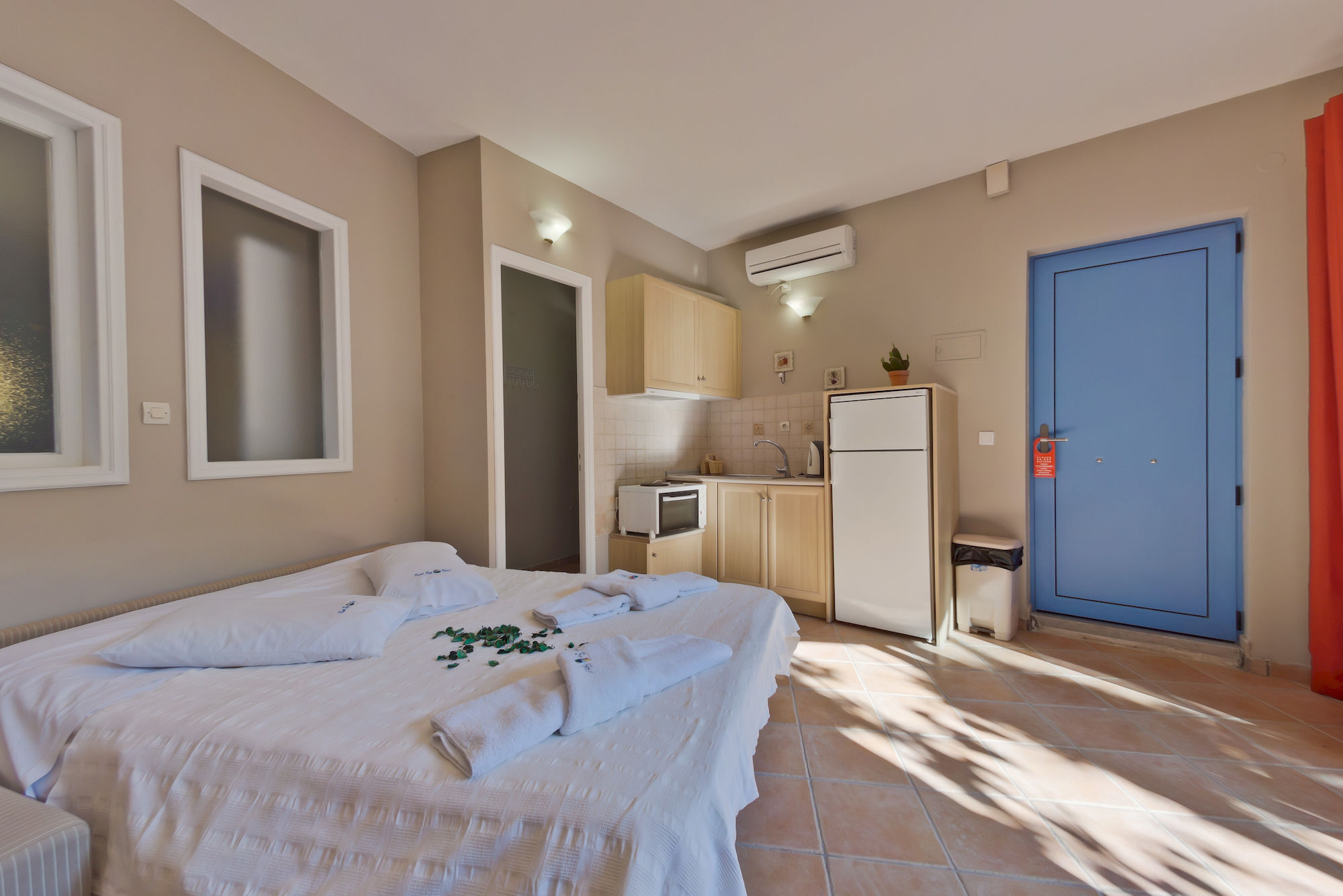 Rouda Bay Beach Hotel Mikrósz Jalósz Kültér fotó